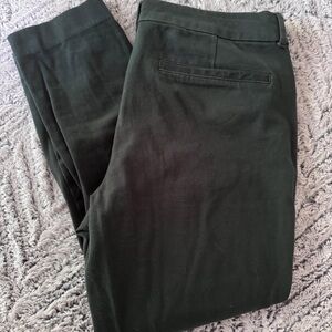 Old Navy Pixie Ankle in Dark Green Size 12